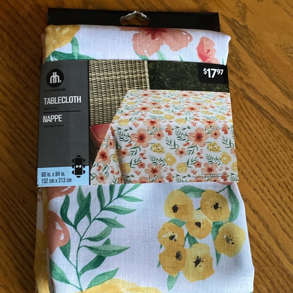 Hometrends tablecloth. Striped and floral. Polyester set of two. - Picture 3 of 9